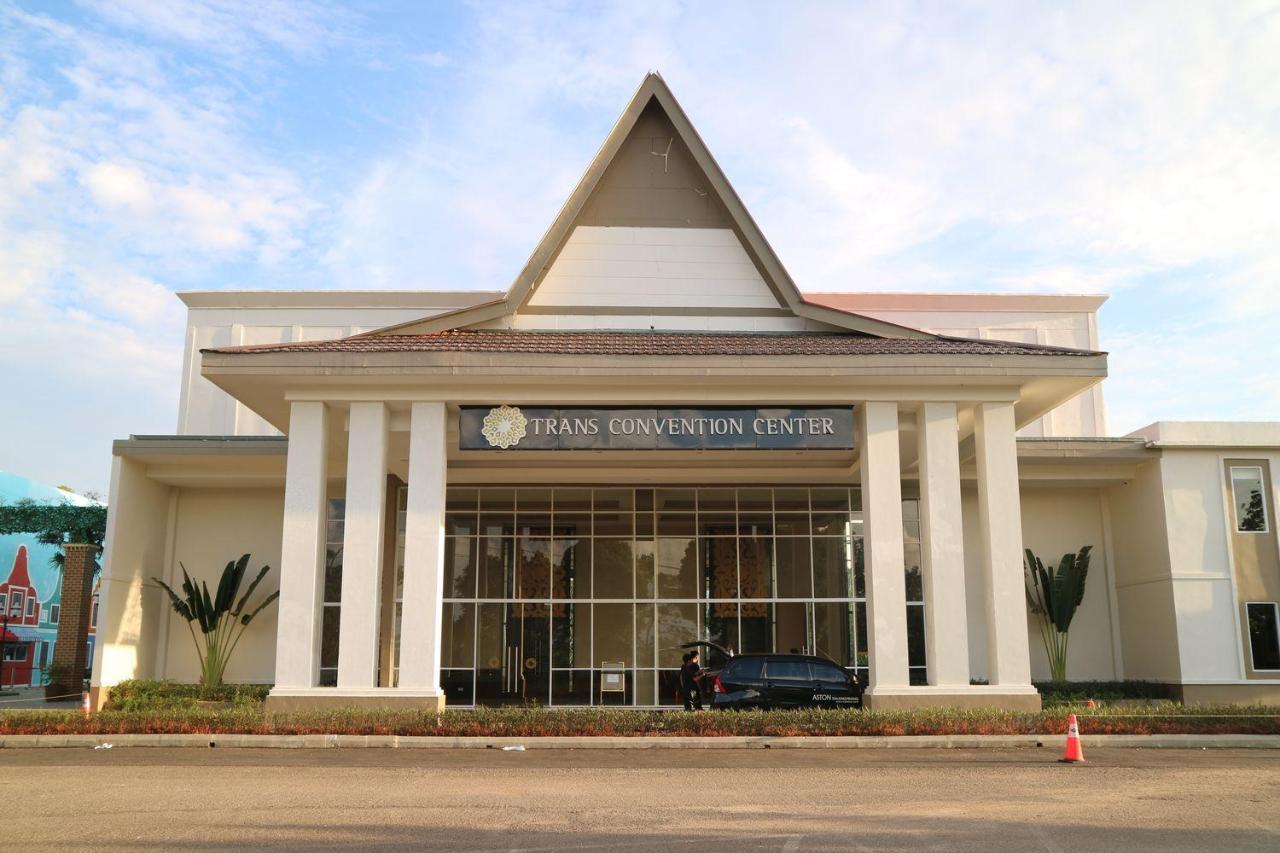 Aston Tanjung Pinang Hotel & Conference Center Extérieur photo