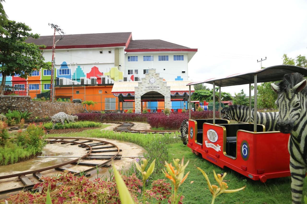 Aston Tanjung Pinang Hotel & Conference Center Extérieur photo