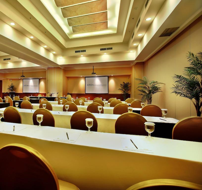 Aston Tanjung Pinang Hotel & Conference Center Extérieur photo